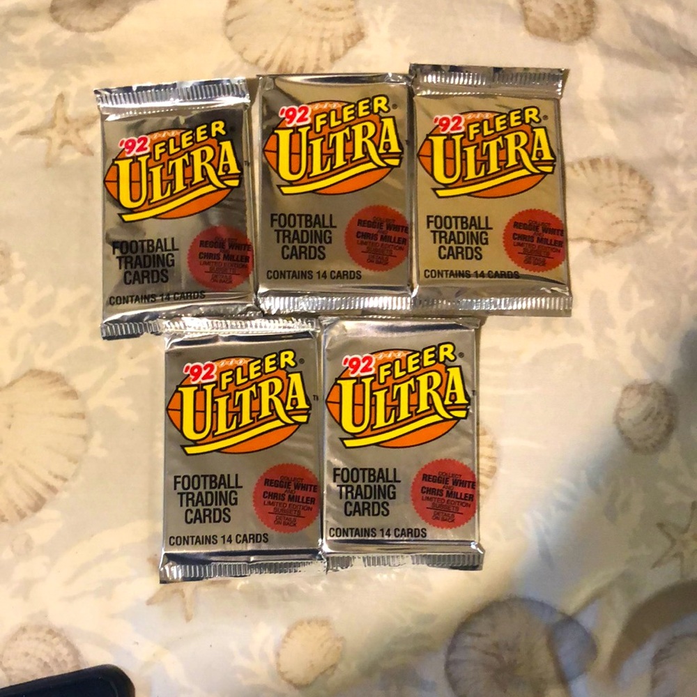 COPY - Fleer Ultra football 🏈 92 5 packs of 14 ca…